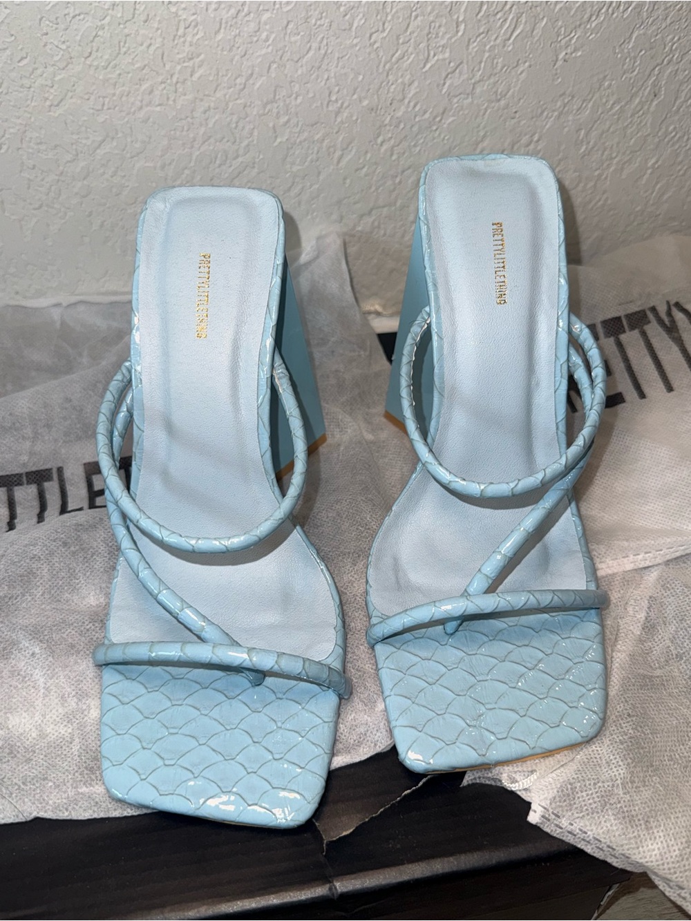 PrettyLittleThing Baby Blue Textured Block Heel Sandals | Size 6 | NWT